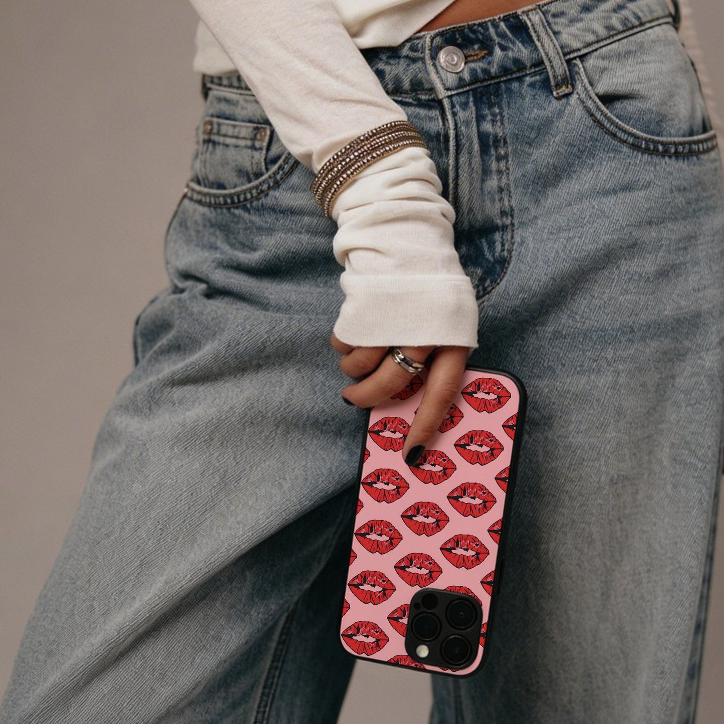 Scarlet Kiss - iPhone 17 Pro Max Case